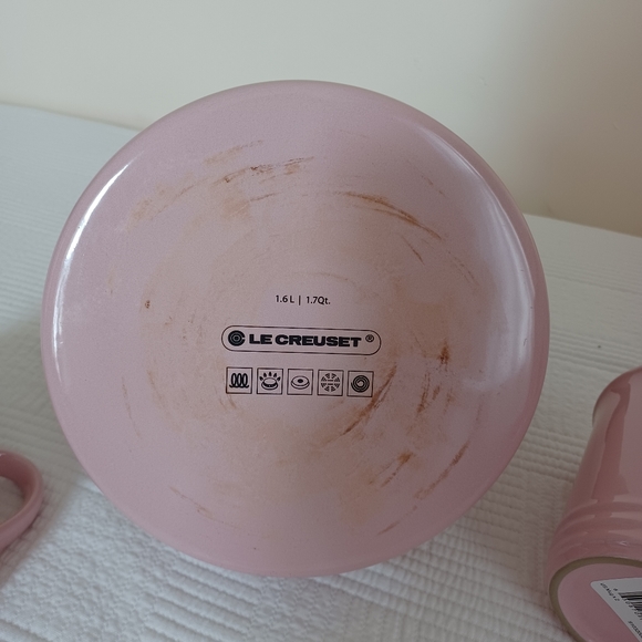 Le Creuset Kettle & Mug Set Chiffon Pink Peruh Tea Kettle  with stoneware mugs - Picture 15 of 17